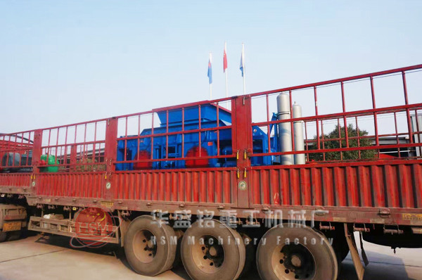 2PGY1212對(duì)輥破碎機(jī)發(fā)往云南省玉溪市通許縣發(fā)貨現(xiàn)場