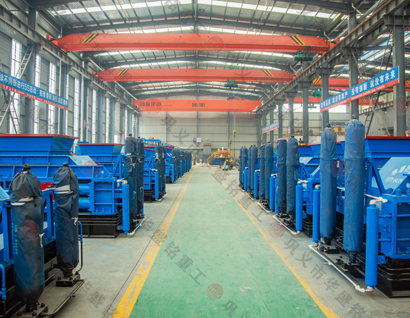 礦石輕松破碎，大幅提高生產(chǎn)效率——對輥式破碎機